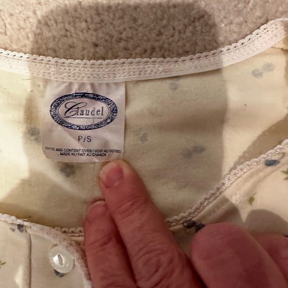 Cozy soft Floral Nightgown in Small, Pale Yellow - Picture 2 of 4